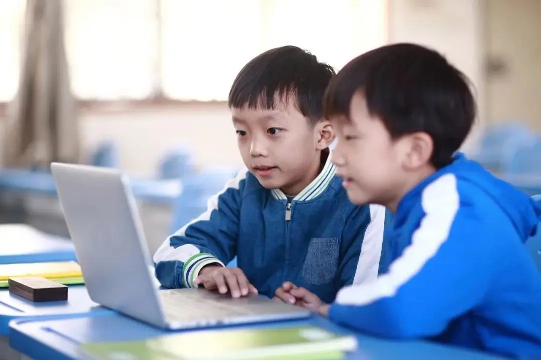 為什么越來(lái)越多人選擇在線教育？
